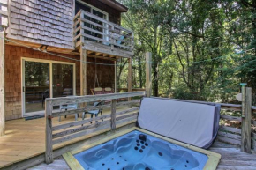 3065 Hideaway 8 Min Drive to Beach Hot Tub